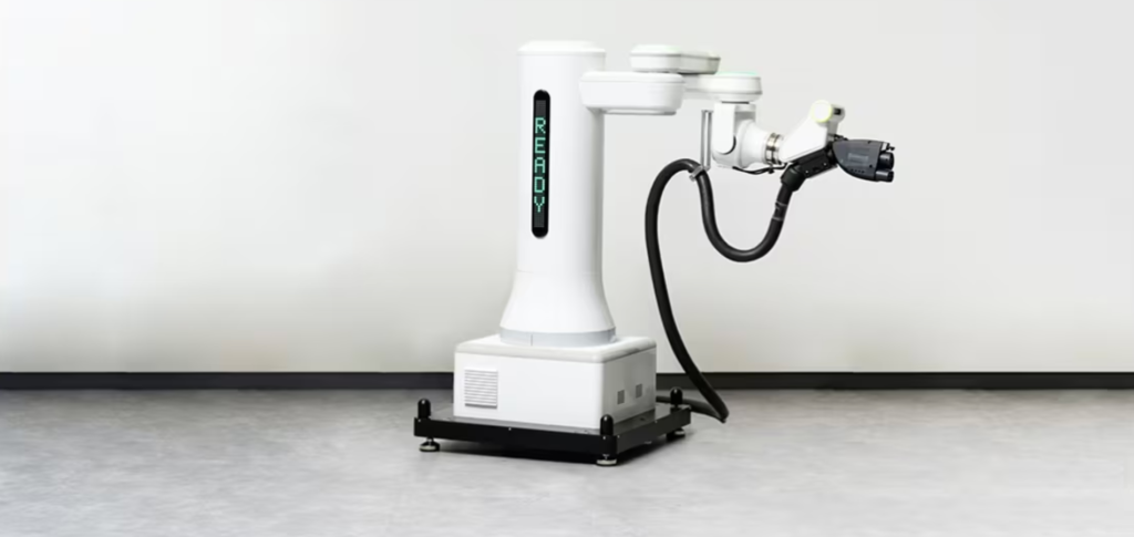 El ACR conecta correctamente el cargador al puerto mediante una tecnología de control aplicada por un algoritmo de inteligencia artificial (IA) basado en una cámara 3D.